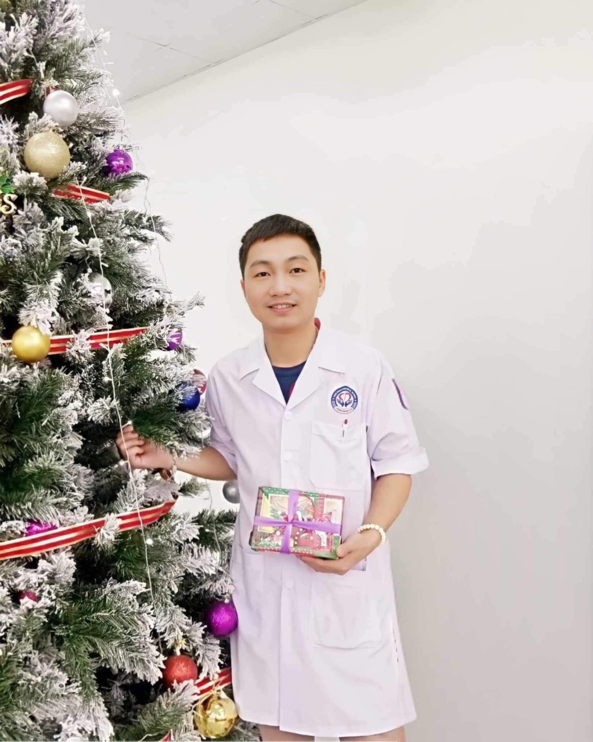 “Anh Phạm Ngọc Huy – Người cán bộ y tế đam mê kinh doanh và tinh thần say mê truyền lửa trong lĩnh vực thiện nguyện !